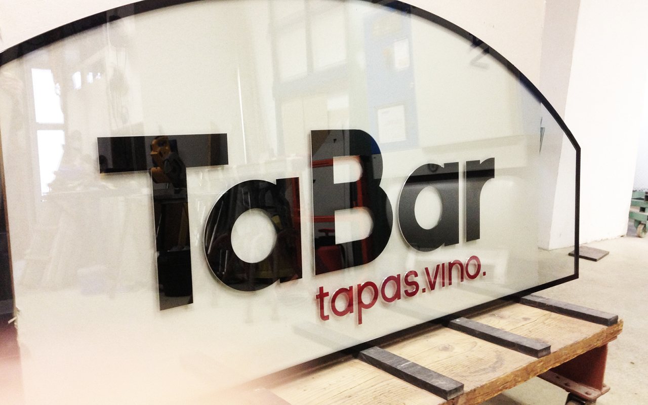 TaBar – tapas.vino. glass sign